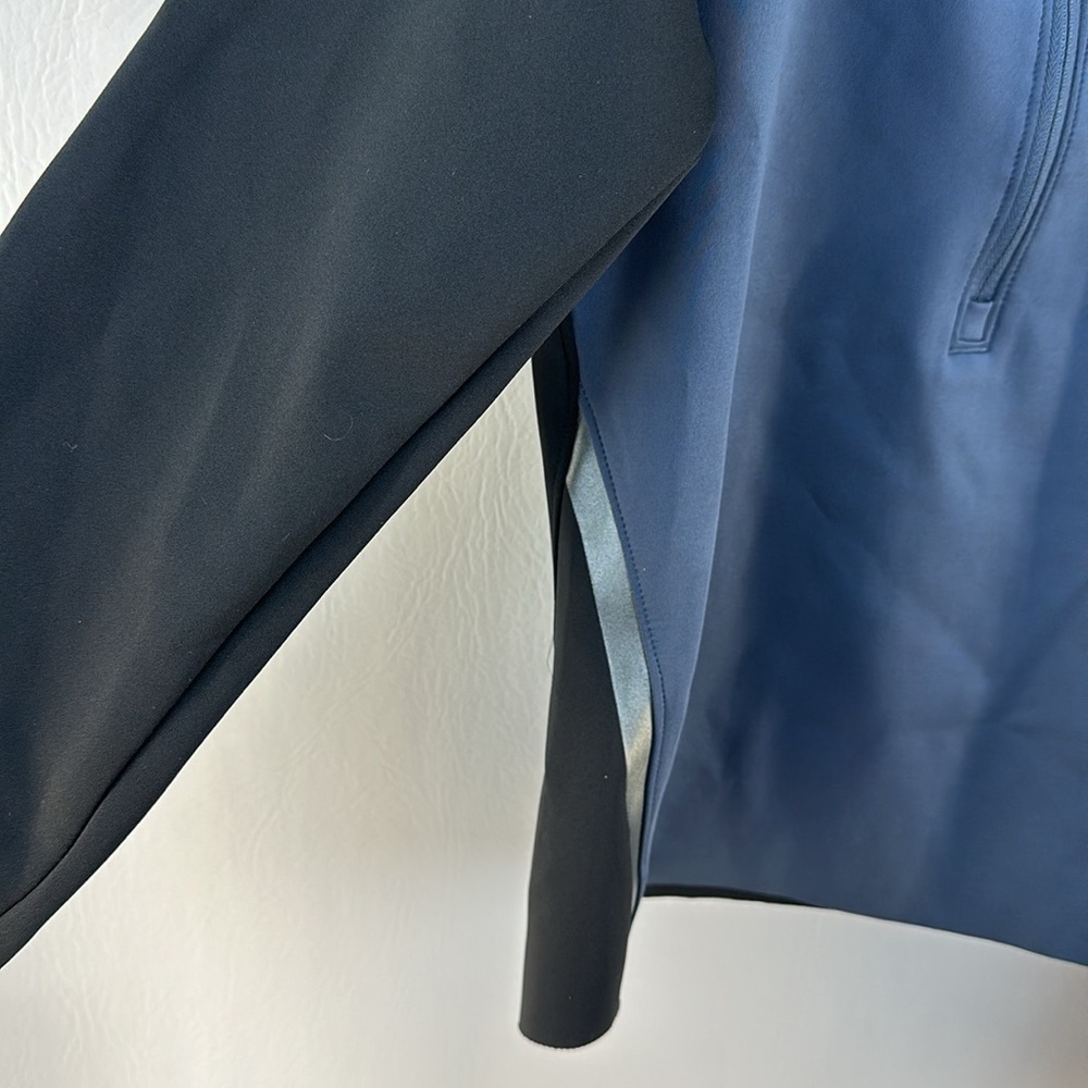 Under Armour Half Zip Pull Over Activewear Top, XS - Picture 3 of 11